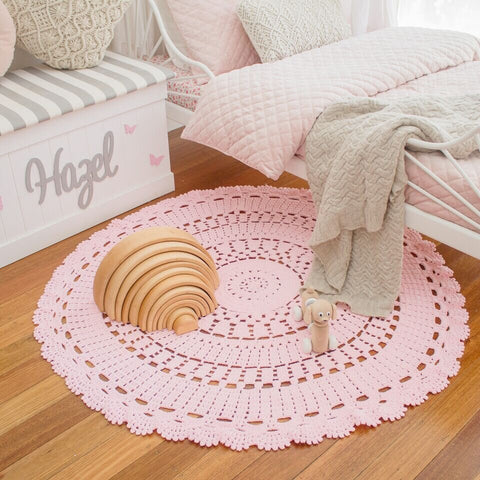 Everly pink crochet rug